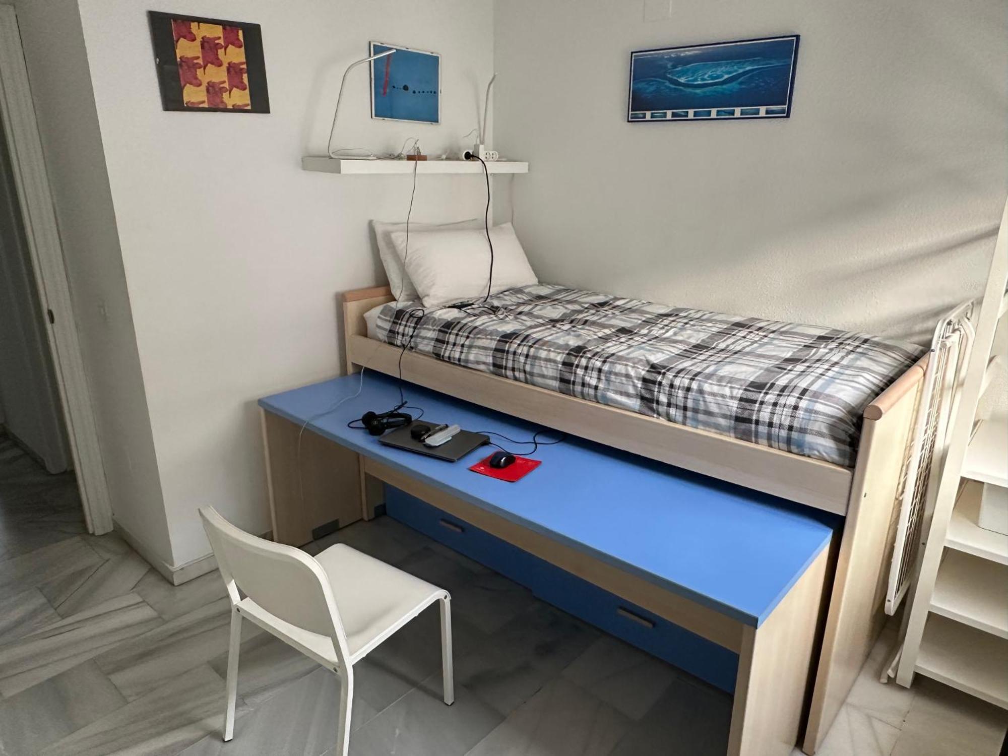 El Cortijuelo. Magnificent Triplex Terraced House With Rooftop Of 18M2, Overlooking The Sea. Parking Torremolinos Exterior foto