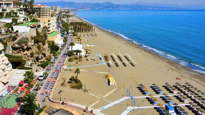 El Cortijuelo. Magnificent Triplex Terraced House With Rooftop Of 18M2, Overlooking The Sea. Parking Torremolinos Exterior foto